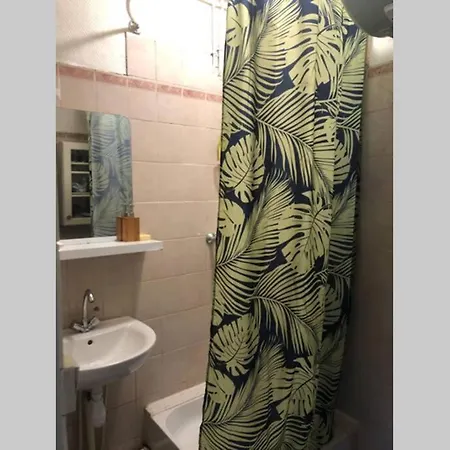 Appartement Lumineux Dans Le 18Eme